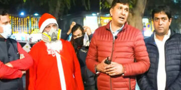 VIDEO: દિલ્હીમાં સૌરભ ભારદ્વાજ સહિત આપના ત્રણ નેતાઓ વિરૂદ્ધ FIR, સાંતા ક્લોઝના અપમાનનો આરોપ | FIR ag…