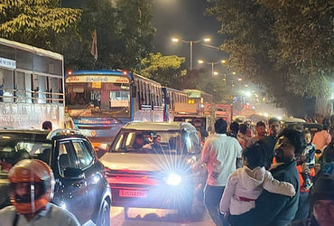 નવલખી મેદાનના કાર્યક્રમ અને મુખ્યમંત્રીના પ્રવાસને લઈ વડોદરામાં ટ્રાફિક જામની સમસ્યા | Traffic jam p…