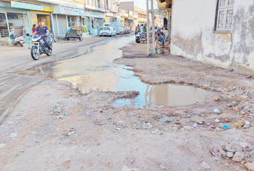 લીંબડીના બાહેલપરામાં મહિનાથી પાણીની પાઇપલાઈનમાં ભંગાણ | Water pipeline has been broken in Bahalpara …