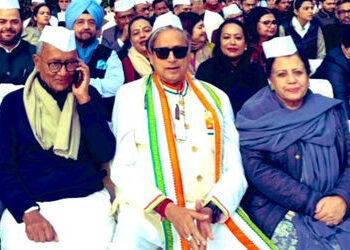 દિગ્વિજય સિંહે RSSના વખાણ કરતાં વિવાદ! થરૂરે તો કોંગ્રેસના ઘા પર મીઠું ભભરાવ્યું | RSS Praise Row: S…