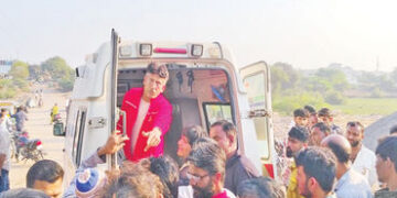 ધ્રાંગધ્રા શહેરમાં જડેશ્વર બ્રિજ પરથી આધેડ નીચે પટકાતા મોત | Middle aged man dies after falling from…