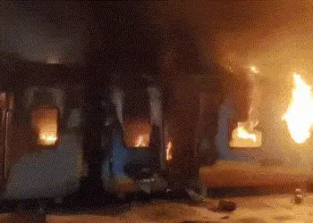 આંધ્રપ્રદેશમાં મોટી દુર્ઘટના, કેરળ જતી ટાટા એર્નાકુલમ એક્સપ્રેસમાં આગ લાગી, એકનું મોત