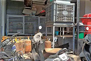 યુ એન મહેતા ઇન્સ્ટિ.ના આઇસીસીયુની નીચે એલપીજી સિલિન્ડરઃદુર્ઘટના નોંતરશે | LPG cylinder under ICCU of…