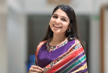 ‘આરતી સાંગાણીનો એક પણ કાર્યક્રમ નહીં થવા દઈએ’, લવ મેરેજ વિવાદ મામલે સુરતમાં સિંગરનો ભારે વિરોધ | Aar…