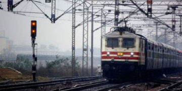 અમદાવાદને લગતી 85 ટ્રેનની સ્પીડ વધતાં કુલ 167 ટ્રેનોના અવર-જવરના ટાઈમિંગ બદલાયા | Western Railway Re…