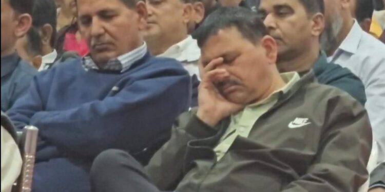 શિક્ષણ જગત માટે શરમજનક સ્થિતિ