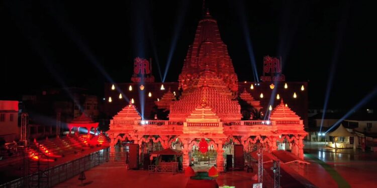 અંબાજી મંદિર ના પેટા મંદિરના પૂજારી “કનુ મહારાજ” દક્ષિણ ભારત ના પ્રવાસે..