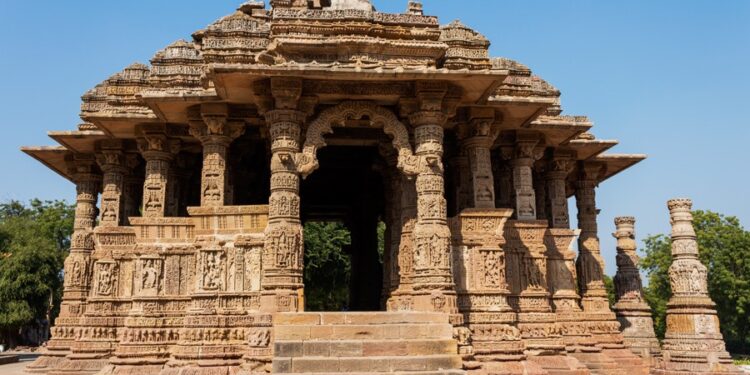 મોઢેરાના ઐતિહાસિક સૂર્યમંદિર ખાતે તા. ૧૭ અને ૧૮ જાન્યુઆરીએ દ્વિદિવસીય ‘ઉત્તરાર્ધ મહોત્સવ-૨૦૨૬’ યોજાશ…