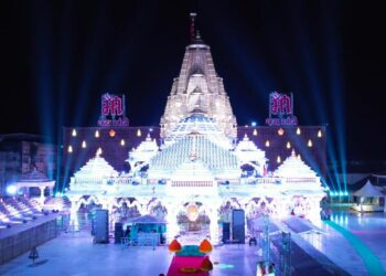 અંબાજી – ૫૧ શક્તિપીઠ ના પૂજારીઓ ઉપરાંત પેટા મંદિર ના પૂજારી “કનુ મહારાજ” દક્ષિણ ના પ્રવાસે .