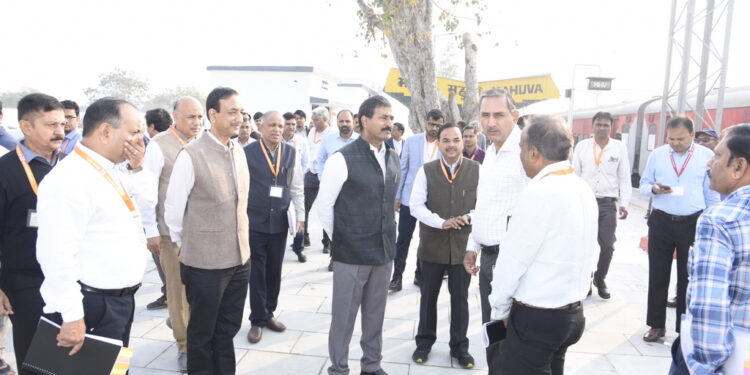 પશ્ચિમ રેલવેના મહાપ્રબંધક દ્વારા મહુવા–ધોળા રેલખંડ તથા ભાવનગર વર્કશોપનું વાર્ષિક સંરક્ષા નિરીક્ષણ