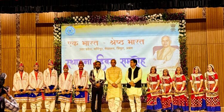 રાજ ભવન ગાંધીનગરમાં રાજ્યપાલની ઉપસ્થિતિમાં કીર્તિદેવસિંહ ગોહિલનું સન્માન, સંસ્કાર ગ્રુપની વિશેષ પ્રસ…