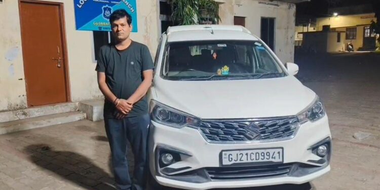 સુલીયાત કાર ચોરીનો ભેદ ઉકેલાયો: લોનના હપ્તા ન ભરાતા બેંકે જપ્ત કરેલી કાર મૂળ માલિકે જ ડુપ્લીકેટ* *ચા…