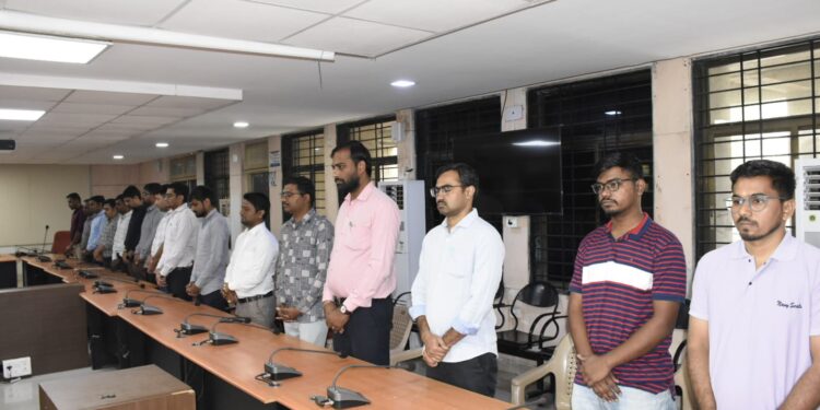 શહીદ દિન નિમિત્તે દેશના અમર શહીદોને સુરત જિલ્લા વહીવટીતંત્ર દ્વારા ભાવભીની શ્રદ્ધાંજલિ અર્પણ કરાઈ