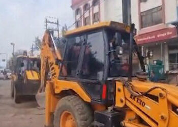 જયપુરમાં જ્યાં પથ્થરમારો થયો હતો ત્યાં બુલડોઝર એક્શન, ગેરકાયદે દબાણો હટાવાયા