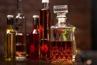 વડોદરા: મોડી રાત્રે દારૂનો નશો કરીને કાર ચલાવતા ત્રણ નશેબાજ ઝડપાયા | Vadodara: 3 drunkards caught dr…