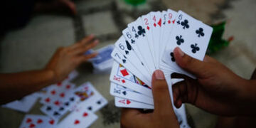 જામનગર નજીક મોરકંડા ગામમાંથી ઘોડીપાસાની મિની ક્લબ ઝડપાઈ રૂપિયા 1.90 લાખની માલમતા સાથે 7 આરોપી પકડાયા…