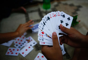 જામનગર નજીક મોરકંડા ગામમાંથી ઘોડીપાસાની મિની ક્લબ ઝડપાઈ રૂપિયા 1.90 લાખની માલમતા સાથે 7 આરોપી પકડાયા…