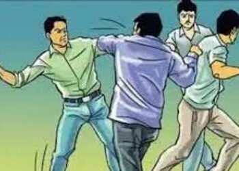 પતંગની લારી મૂકવાના મુદ્દે બે સગા ભાઈઓ વચ્ચે મારામારી | Fight between two brothers over kite lorry i…
