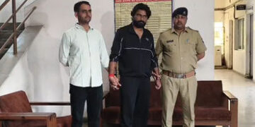 અમદાવાદમાં ‘મસ્તાની ગેંગ’નો આતંક: જેલમાંથી છૂટતા જ વ્યાજખોરે જમીન દલાલ પર તલવાર-છરી વડે જીવલેણ કર્યો…