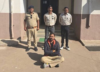ધ્રાંગધ્રામાં હત્યાના પ્રયાસમાં દોઢ વર્ષથી ફરાર આરોપી ઝડપાયો | Accused absconding for one and a half…