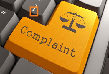 પાલતુ શ્વાને બટકું ભરતાં માથાકૂટ, દંપતીનાં મકાન ઉપર પથ્થરમારો | Pet dog fights stones thrown at coup…