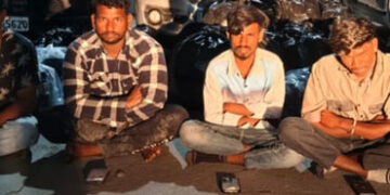 વન-ડે મેચ અને પ્રજાસત્તાક દિનની ઉજવણી પૂર્વે વાઘોડિયામાં દારૃના કટિંગના મોટા ધંધાનો પર્દાફાશ ઃ નવની …