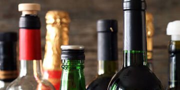 એસટી બસમાંથી દારૂ બિયરનો જથ્થો ઝડપાયો | A quantity of liquor and beer was seized from an ST bus