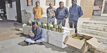 રૂ. 1.53 લાખની ચાઇનીઝ દોરીના 384 રીલ સાથે એક શખ્સ ઝડપાયો | Man caught with 384 reels of Chinese rope…