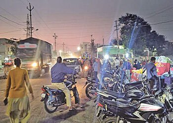 80 ફૂટ રોડ પર શાક માર્કેટના કારણે ટ્રાફિકજામની સમસ્યા કાયમી બની | Traffic jam problem becomes perman…