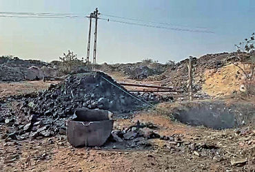 મામલતદારે દરોડાં પાડયા ત્યારે કૂવા બંધ હતાં : ભૂસ્તરશાસ્ત્રી | Wells were closed when Mamlatdar raid…