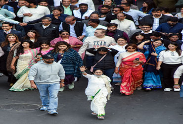 ઇડીના દરોડા પાડતા અધિકારીઓ મમતાના સાણસામાં : ગૃહ મંત્રાલય સામે સાંસદોની બગાવત | ED raids officials u…