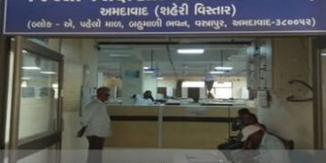 ગુજરાતની DEO કચેરીઓ હવે સંપૂર્ણ પેપરલેસ: હાર્ડ કોપીમાં ફાઈલ મોકલનાર અધિકારીઓ સામે થશે કાર્યવાહી! | G…