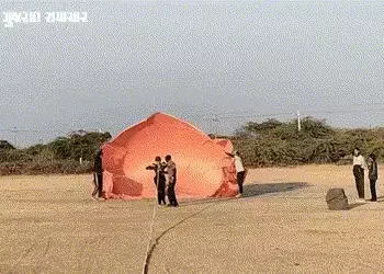 VIDEO | કચ્છ: માંડવીના દરિયાકિનારે NCC કેડેટ્સની હાઈ-ફ્લાઈંગ ઉડાન, પેરાસેઈલિંગમાં 594 કેડેટ્સે આભને …