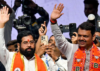 BMCમાં સત્તાની ખેંચતાણ: ફડણવીસ 50-50 ફોર્મ્યુલા માટે તૈયાર, ઉદ્ધવ ટોણો મારવાનો મોકો ન ચૂક્યાં!