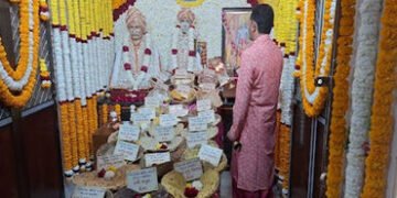 જામનગરના હાપા સ્થિત જલારામ મંદિરે 111 પ્રકારના રોટલાનો અલૌકિક અન્નકુટ મહોત્સવ યોજાયો | Annakut festi…