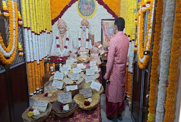 જામનગરના હાપા સ્થિત જલારામ મંદિરે 111 પ્રકારના રોટલાનો અલૌકિક અન્નકુટ મહોત્સવ યોજાયો | Annakut festi…