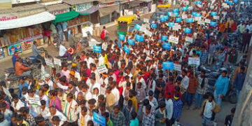 જમીન માલિકને અપાતી સહાયના 30 ટકા રકમ ખેત મજૂરને ચૂકવવાની માગ | Demand to pay 30 percent of the assis…