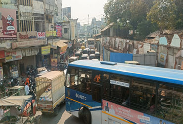 નડિયાદ સ્ટેશન રોડ ઉપર એસટી બસ ખોટકાતા જતા ટ્રાફિકજામ | Traffic jam as ST bus breaks down on Nadiad S…