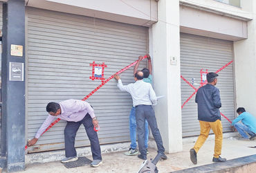 કરમસદ-આણંદ મહાનગરપાલિકા વિસ્તારમાં વેરો નહીં ભરતા બે દિવસમાં 109 દુકાનો સીલ | 109 shops sealed in tw…