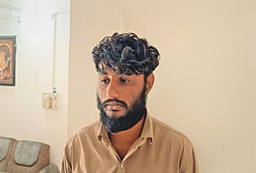 ચોટીલા એસએમસી રેડનો ફરાર આરોપી પોરબંદરથી ઝડપાયો | The absconding accused of Chotila SMC raid was arr…