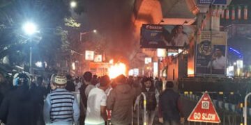 ચૂંટણી વેર કે વર્ચસ્વની જંગ? કોલકાતામાં TMC અને ભાજપ સમર્થકો વચ્ચે પથ્થરમારો-આગચંપી | TMC vs BJP Cla…