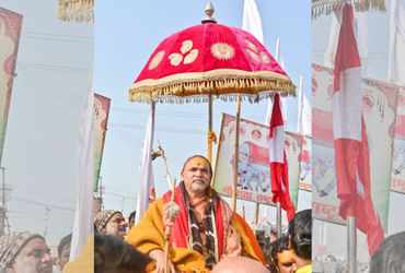 તંત્ર સાથે વિવાદ બાદ શંકરાચાર્ય અવિમુક્તેશ્વરાનંદે માઘ મેળો છોડ્યો, કહ્યું- સનાતન વિરોધીઓને સત્તામાં…