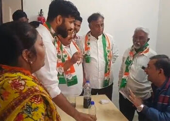 શહેરના વિવિધ વિસ્તારોમાં ડ્રેનેજ અને દૂષિત પાણી મુદ્દે ઉગ્ર વિરોધ | Fierce protests over drainage an…