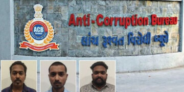 અમદાવાદમાં સરસપુરના સિવિક સેન્ટરમાં નવું આધાર કાર્ડ કઢાવા લાંચ માગી, ACBએ ત્રણને ઝડપી પાડ્યા | Bribe…