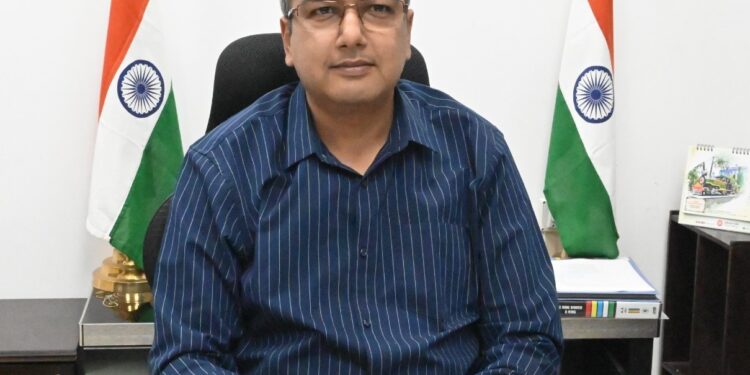 શ્રી ઋત્વિક શર્માએ ભાવનગર મંડલના અપર મંડલ રેલ પ્રબંધક તરીકે કાર્યભાર સંભાળ્યો