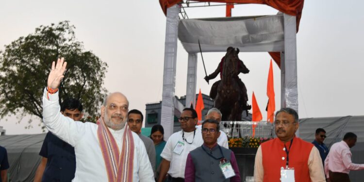 કેન્દ્રીય ગૃહમંત્રી અમિત શાહના હસ્તે છત્રપતિ શિવાજી મહારાજની ભવ્ય પ્રતિમાનું ગાંધીનગર ખાતે કરાયું અન…