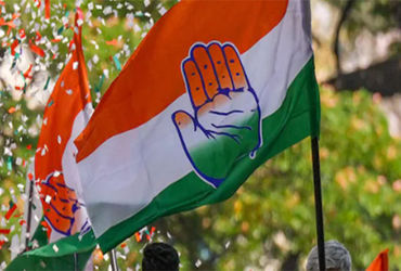 વડોદરા: શહેરમાં મતદાર યાદીમાંથી કમી થયેલાના નામ સાથે કોંગ્રેસ દ્વારા રજૂઆત | Vadodara: Congress subm…