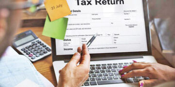 IT રિટર્ન ફાઇલિંગમાં પગારદાર વર્ગ પાછળ, વેપારીઓ અને રોકાણકારો આગળ | Salaried class lags behind in IT…