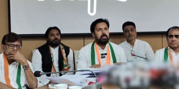‘એક વ્યક્તિ પાસે 20 વોટર આઈડી કાર્ડ કેવી રીતે?’, વડોદરામાં કોંગ્રેસનો ભાજપ-ચૂંટણી પંચ સામે આક્ષેપ | …