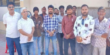 સુરેન્દ્રનગરમાં લારીઓ જપ્ત કરી પરત ન આપતા મનપામાં લારીધારકોનો હોબાળો | Lorry owners protest against …